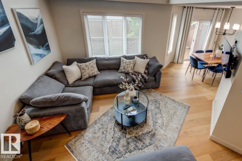 7539 188 Street Nw, Edmonton, AB - Indoor Photo Showing Living Room