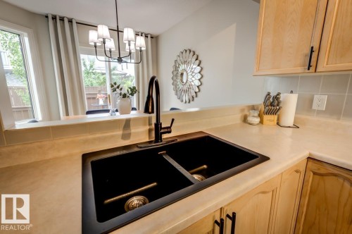 7539 188 Street Nw, Edmonton, AB - Indoor Photo Showing Kitchen With Double Sink