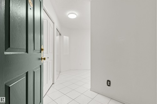 #307 911 Rabbit Hill Rd Nw, Edmonton, AB - Indoor Photo Showing Other Room