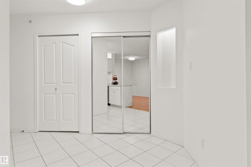 #307 911 Rabbit Hill Rd Nw, Edmonton, AB - Indoor Photo Showing Other Room