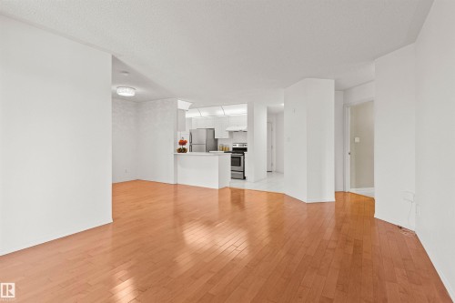 #307 911 Rabbit Hill Rd Nw, Edmonton, AB - Indoor
