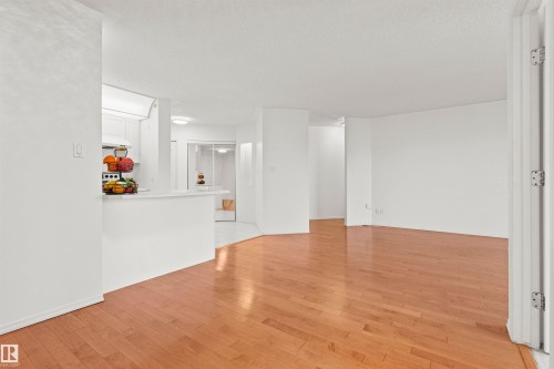 #307 911 Rabbit Hill Rd Nw, Edmonton, AB - Indoor Photo Showing Other Room