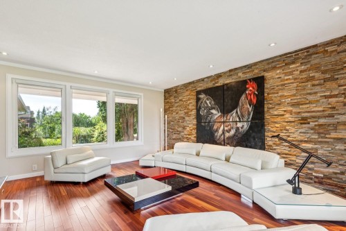 15304 Rio Terrace Drive Nw, Edmonton, AB - Indoor Photo Showing Living Room