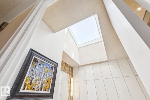15304 Rio Terrace Drive Nw, Edmonton, AB - Indoor Photo Showing Other Room
