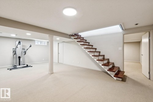 15304 Rio Terrace Drive Nw, Edmonton, AB - Indoor