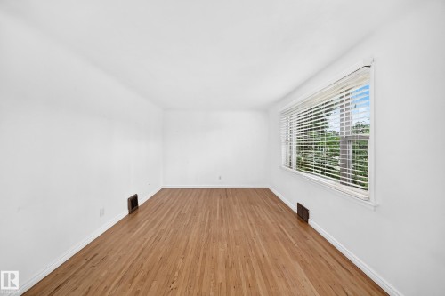 9240 85 Street Nw, Edmonton, AB - Indoor Photo Showing Other Room