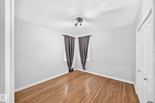 9240 85 Street Nw, Edmonton, AB - Indoor Photo Showing Other Room