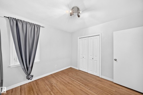 9240 85 Street Nw, Edmonton, AB - Indoor Photo Showing Other Room