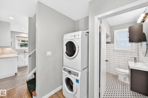 9240 85 Street Nw, Edmonton, AB - Indoor Photo Showing Laundry Room