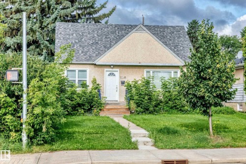 9240 85 Street Nw, Edmonton, AB - Outdoor