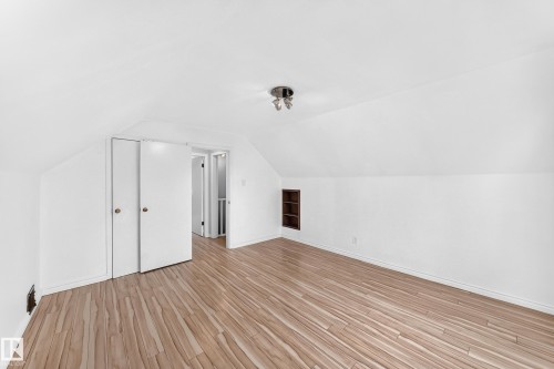 9240 85 Street Nw, Edmonton, AB - Indoor Photo Showing Other Room
