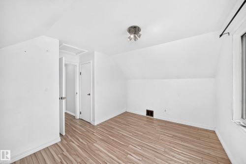 9240 85 Street Nw, Edmonton, AB - Indoor Photo Showing Other Room
