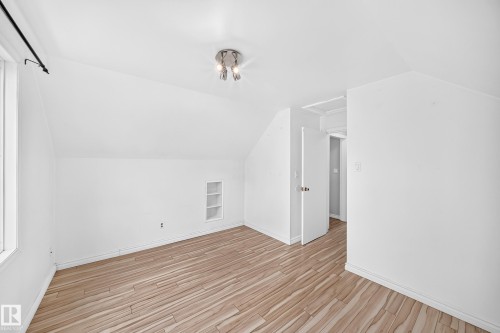 9240 85 Street Nw, Edmonton, AB - Indoor Photo Showing Other Room