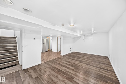9240 85 Street Nw, Edmonton, AB - Indoor Photo Showing Other Room