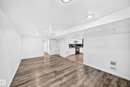 9240 85 Street Nw, Edmonton, AB - Indoor Photo Showing Other Room
