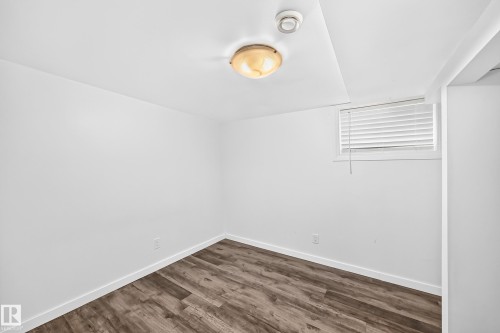 9240 85 Street Nw, Edmonton, AB - Indoor Photo Showing Other Room