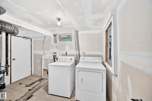 9240 85 Street Nw, Edmonton, AB - Indoor Photo Showing Laundry Room