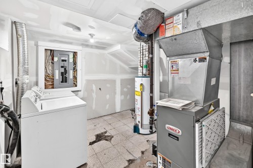 9240 85 Street Nw, Edmonton, AB - Indoor Photo Showing Laundry Room