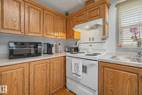 #179 3400 48 St, Stony Plain, AB - Indoor Photo Showing Kitchen