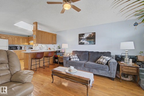 #179 3400 48 St, Stony Plain, AB - Indoor Photo Showing Living Room
