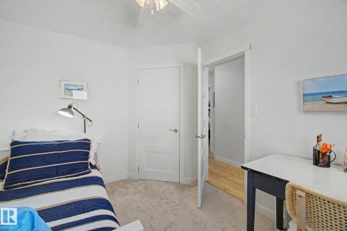 32 Fairway Drive, Spruce Grove, AB - Indoor Photo Showing Other Room
