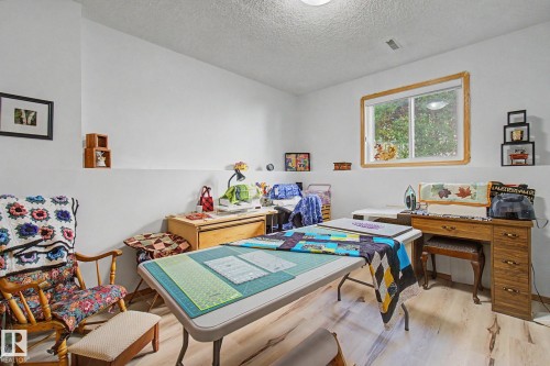 32 Fairway Drive, Spruce Grove, AB - Indoor Photo Showing Other Room