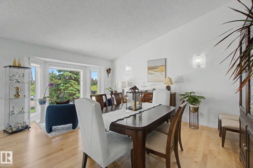 32 Fairway Drive, Spruce Grove, AB - Indoor Photo Showing Dining Room