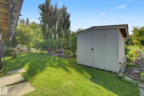 32 Fairway Drive, Spruce Grove, AB - Outdoor