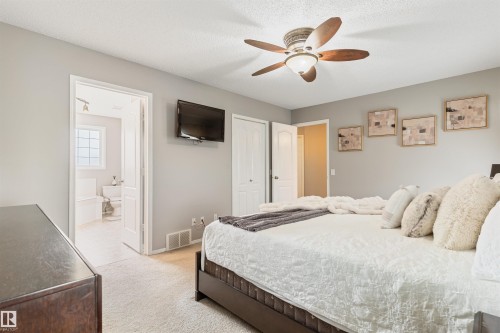 1235 Ormsby Lane Nw, Edmonton, AB - Indoor Photo Showing Bedroom