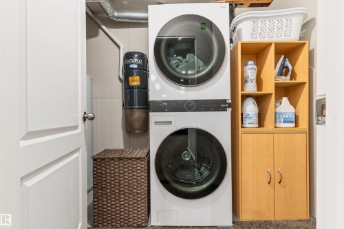 1235 Ormsby Lane Nw, Edmonton, AB - Indoor Photo Showing Laundry Room