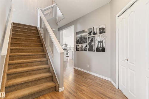 1235 Ormsby Lane Nw, Edmonton, AB - Indoor Photo Showing Other Room