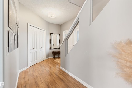 1235 Ormsby Lane Nw, Edmonton, AB - Indoor Photo Showing Other Room