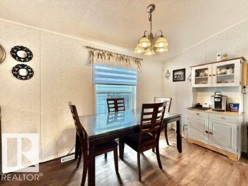 4814 48 Avenue, Wetaskiwin, AB - Indoor Photo Showing Dining Room