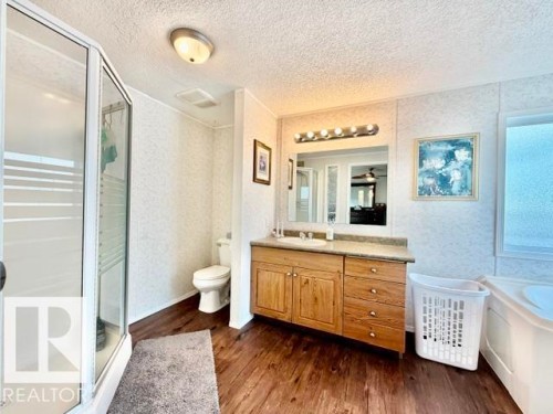 4814 48 Avenue, Wetaskiwin, AB - Indoor Photo Showing Bathroom