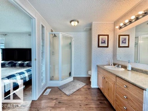 4814 48 Avenue, Wetaskiwin, AB - Indoor Photo Showing Bathroom
