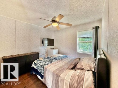 4814 48 Avenue, Wetaskiwin, AB - Indoor Photo Showing Bedroom