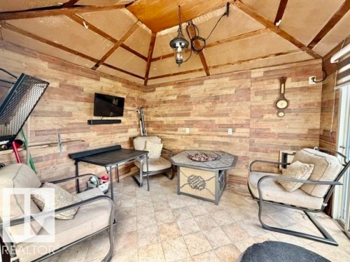 4814 48 Avenue, Wetaskiwin, AB - Indoor