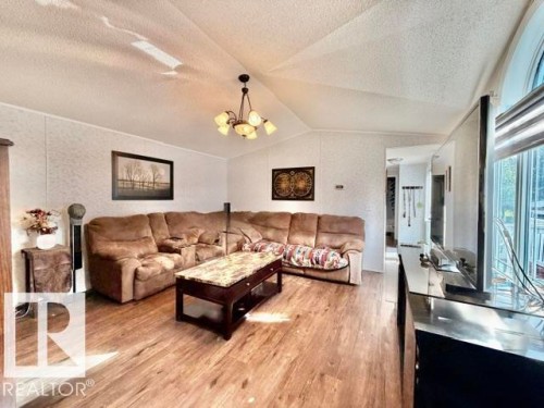 4814 48 Avenue, Wetaskiwin, AB - Indoor Photo Showing Living Room