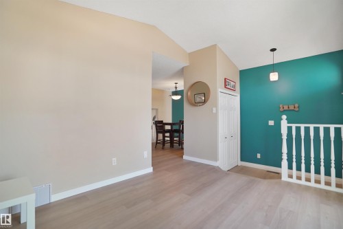 #46 3311 58 St Nw, Edmonton, AB - Indoor