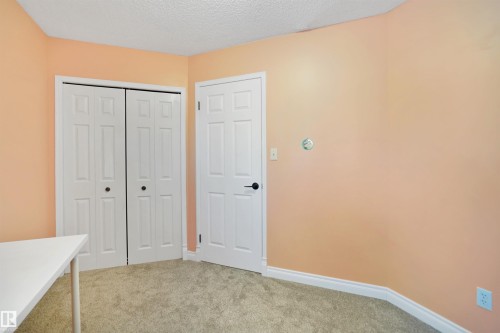 #46 3311 58 St Nw, Edmonton, AB - Indoor Photo Showing Other Room