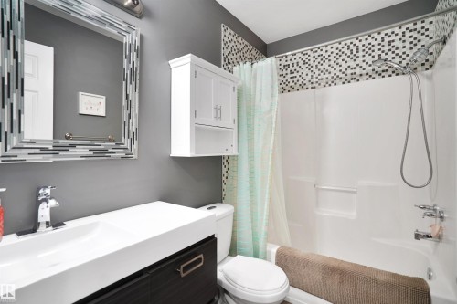 #46 3311 58 St Nw, Edmonton, AB - Indoor Photo Showing Bathroom