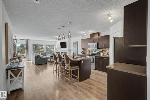 2083 Chalmers Way Sw, Edmonton, AB - Indoor Photo Showing Other Room