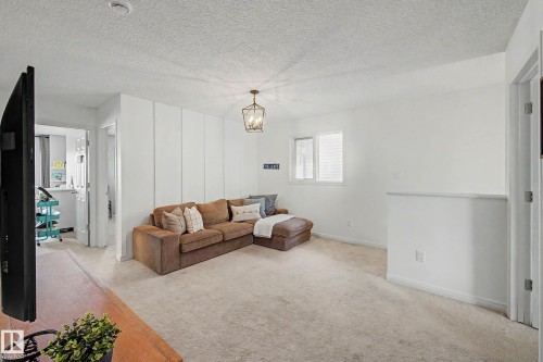 2083 Chalmers Way Sw, Edmonton, AB - Indoor