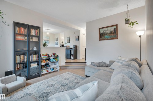 #35 4403 Riverbend Rd Nw, Edmonton, AB - Indoor Photo Showing Living Room