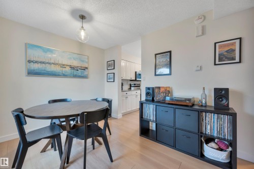 #35 4403 Riverbend Rd Nw, Edmonton, AB - Indoor Photo Showing Dining Room