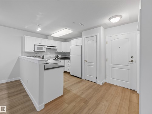 #314 237 Youville Dr E Nw, Edmonton, AB - Indoor Photo Showing Kitchen
