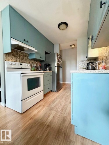 #31 11255 31 Av Nw, Edmonton, AB - Indoor Photo Showing Kitchen