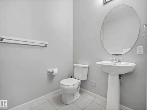 17629 60A Street Nw, Edmonton, AB - Indoor Photo Showing Bathroom