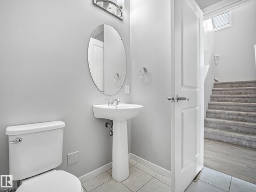 17629 60A Street Nw, Edmonton, AB - Indoor Photo Showing Bathroom