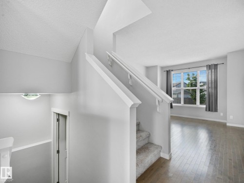 17629 60A Street Nw, Edmonton, AB - Indoor Photo Showing Other Room
